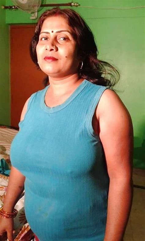 Desi big boobs aunty chut chudai with lover boy